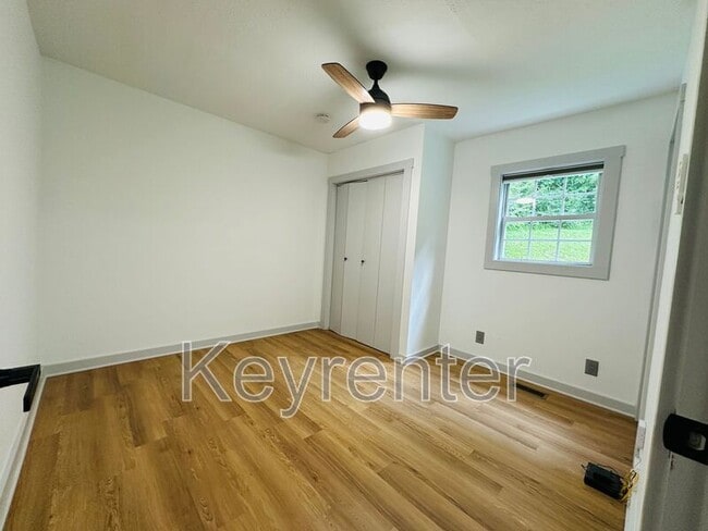 Building Photo - 800 Gertrude Ave