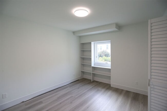 Building Photo - OPEN HOUSE: Sunday (7/20) 1:30pm-2:00pm. F...