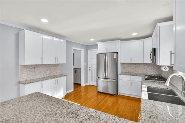 Building Photo - 2301 Echo Hills Cir NE