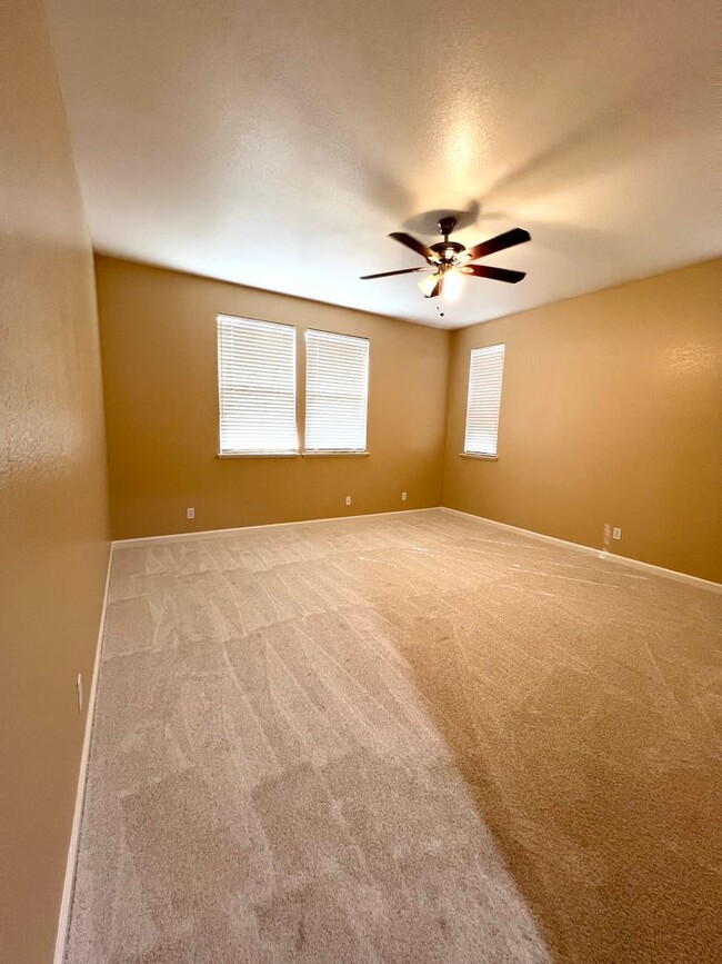 Building Photo - Modesto: $2529  3 bedroom 2.5 bath well ma...