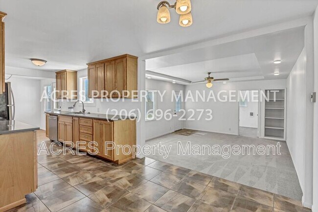 Building Photo - 15515 Stone Ave N