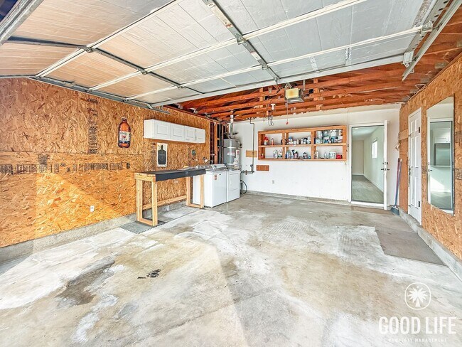 Building Photo - Upgraded 3BR/2BA Home with Garage, Driveway & Large Backyard – Paradise Hills!