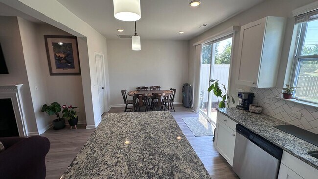 Building Photo - 784 Amarra Dr