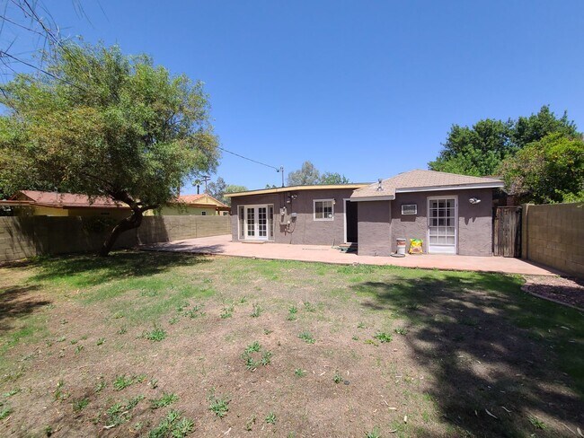 Building Photo - Classic Woodlea Charm with Modern Updates
