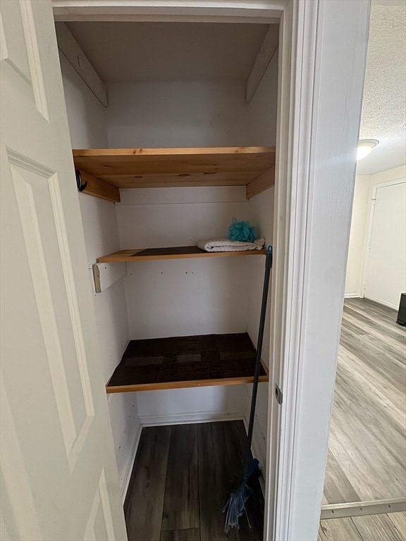 Building Photo - 668 Robbins Ave