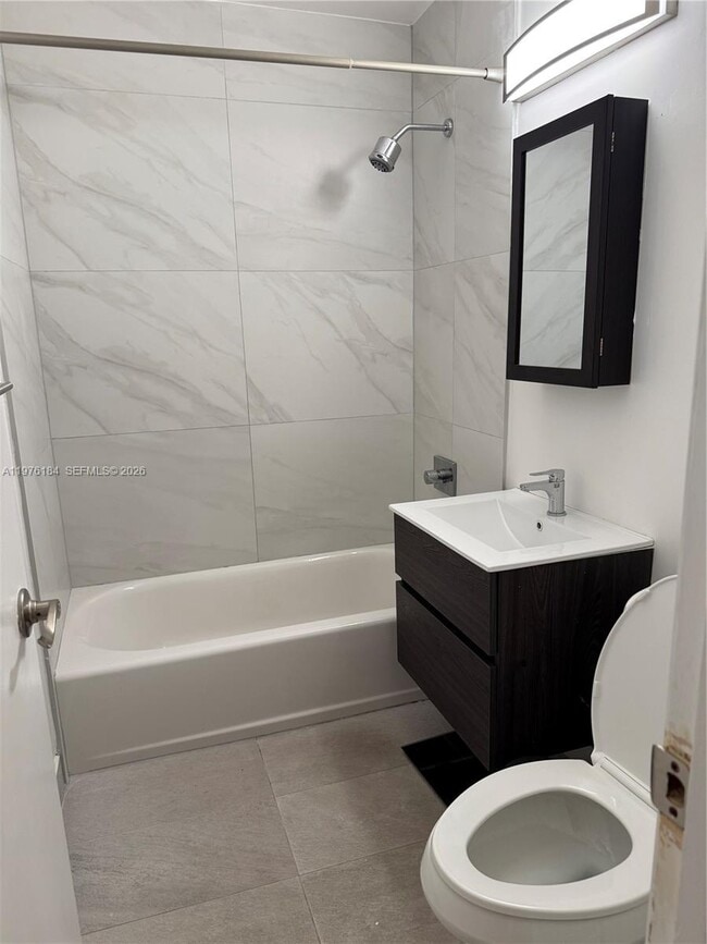 Building Photo - 1428 Ortega Ave