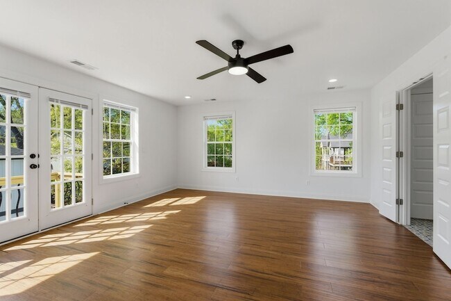 Building Photo - 203 Oceola Ave
