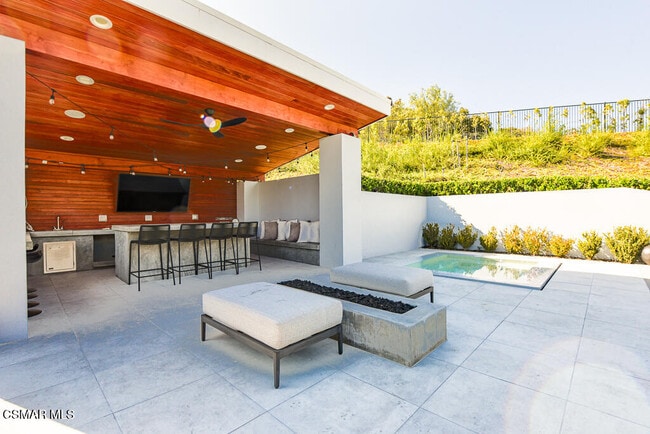 Building Photo - 6981 Shadow Wood Dr