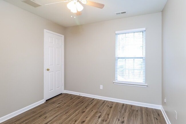 Building Photo - 13138 Planters Row Dr