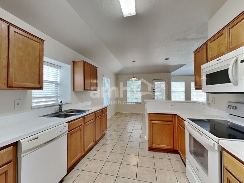 Building Photo - 1768 Nina Dr