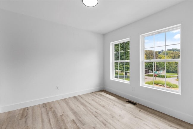 Building Photo - 4131 Porter Ave