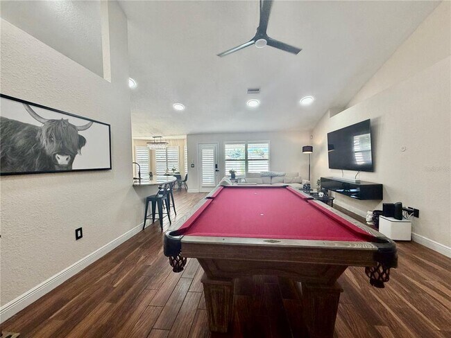 Building Photo - 6248 SW 48th Ave