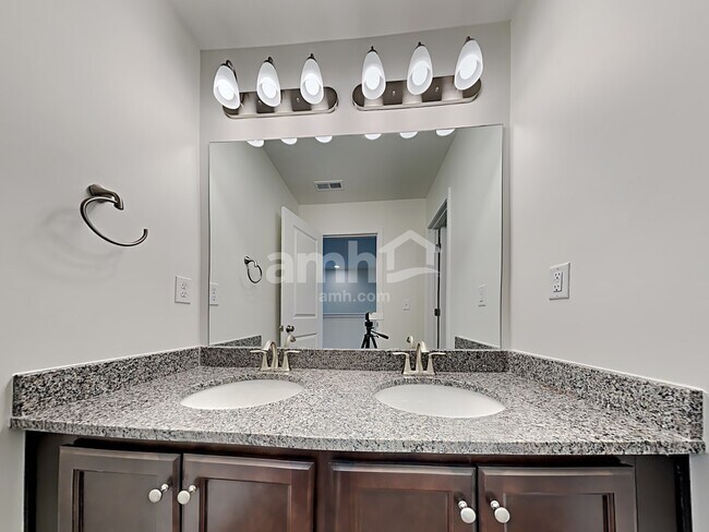 Building Photo - 5010 Franks Creek Way