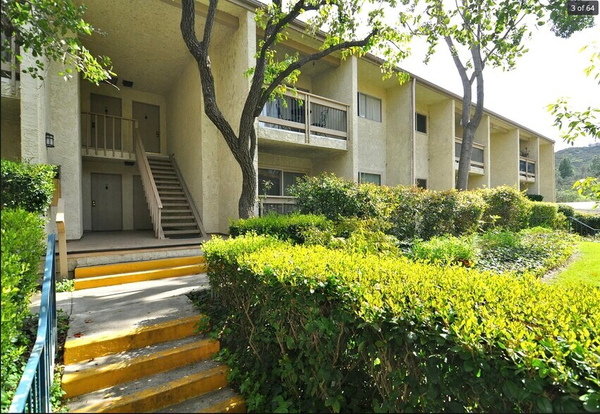 Building Photo - 23671 Park Capri