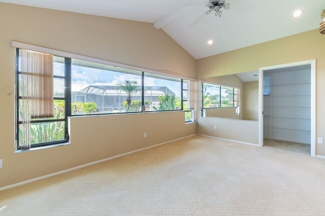 Building Photo - Spacious 3-Bed, 2-Bath Pool Home in Planta...