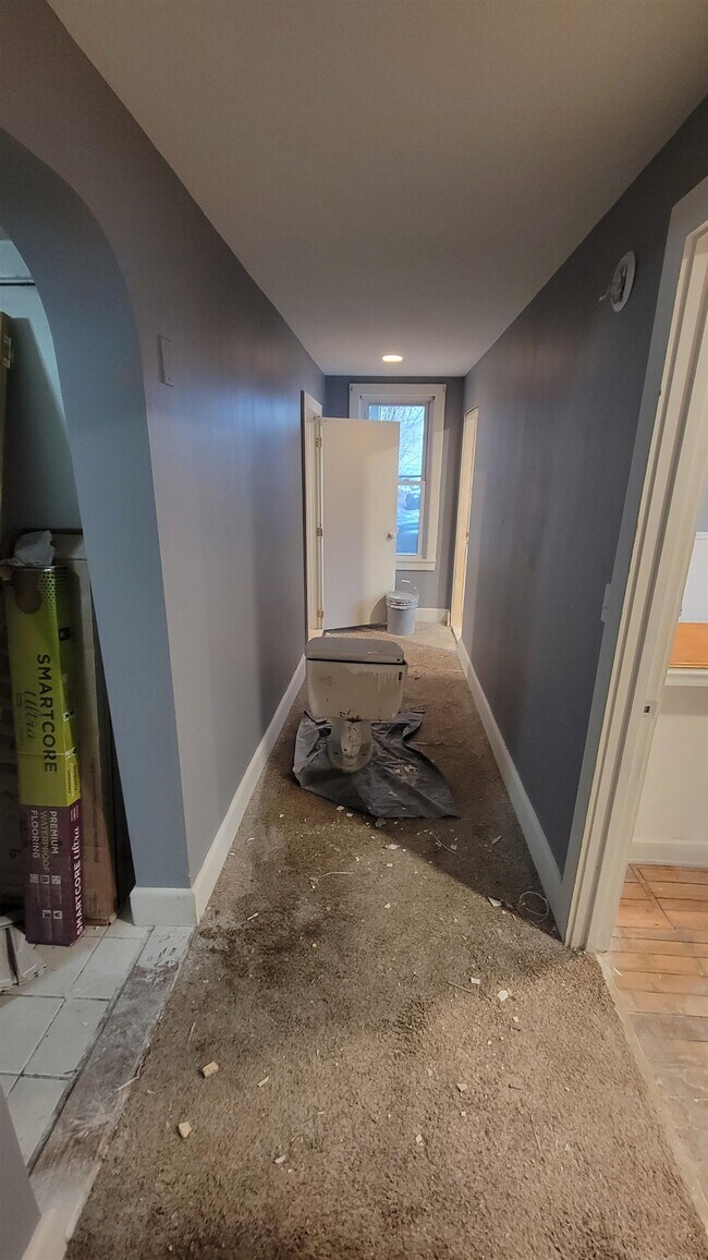 Building Photo - 1322 New Hampshire Rte 175