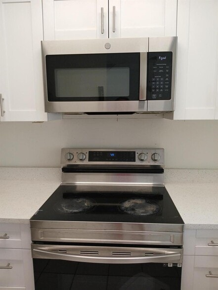 Building Photo - 441 Cypress Way W