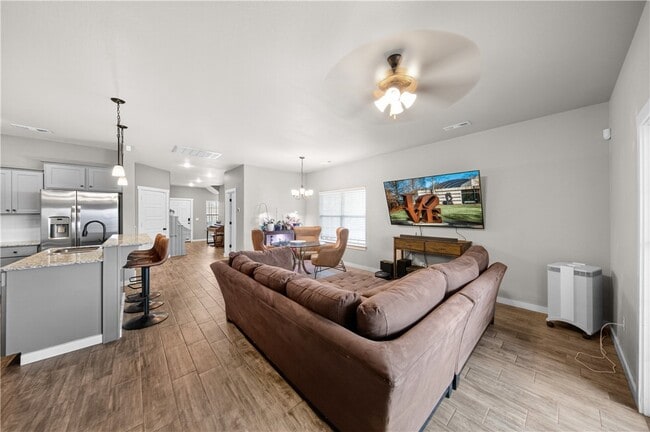 Building Photo - 396 N Torc Ln