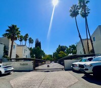 Building Photo - MOVE IN SPECIAL _ 1/2 off one month's rent! Updated 2-bedroom condo in a gated community in Concord!