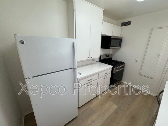 Building Photo - 432 Avenida Ortega