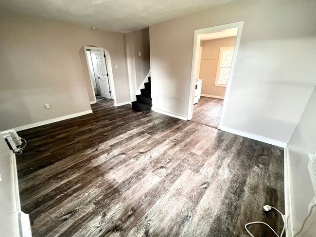 Building Photo - Aliquippa - Stunning 3 Bedroom 1 Bathroom Home