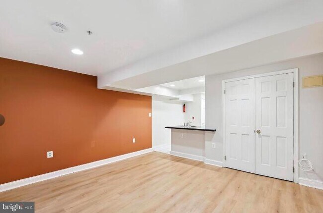 Building Photo - 2303 17th St NW