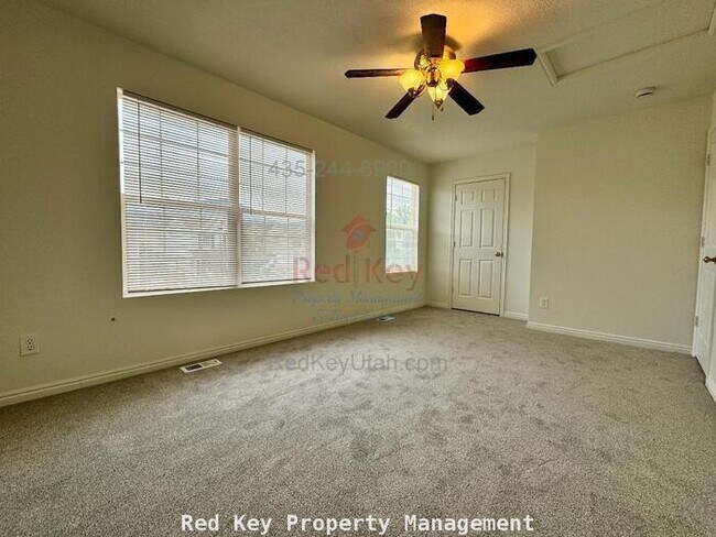 Building Photo - 410 W Single Family Home