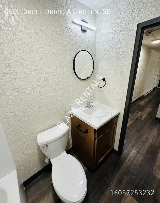 Building Photo - 1019 N 2nd St