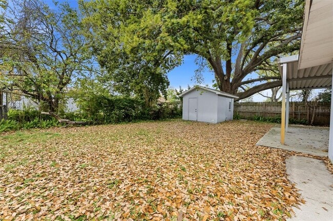 Building Photo - 2711 W Heiter St