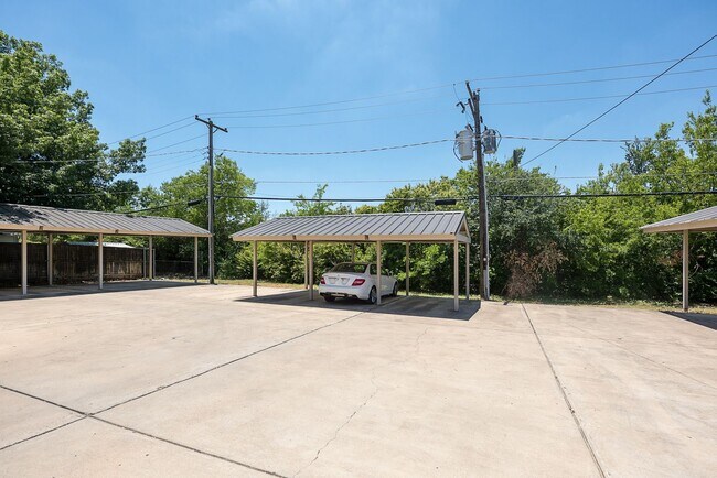 Building Photo - 2928 Forest Park Blvd