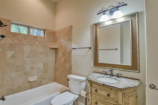 Building Photo - 4900 Rio Vista Dr