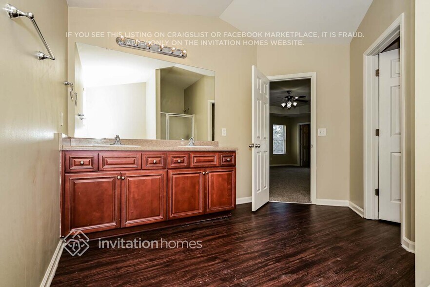 Building Photo - 107 Sanders Walk