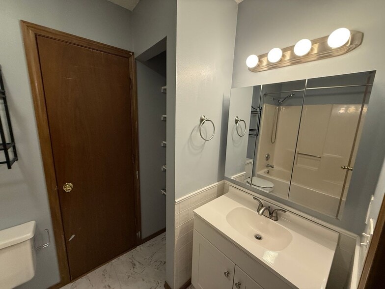 Building Photo - 6316 High Point Run