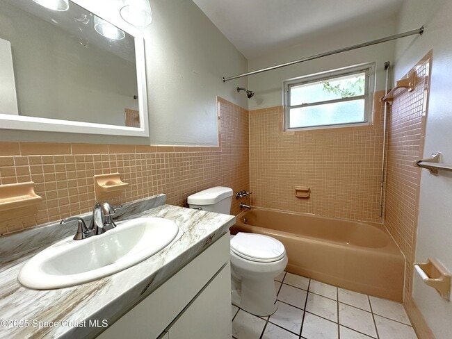 Building Photo - 4780 E Key Dr