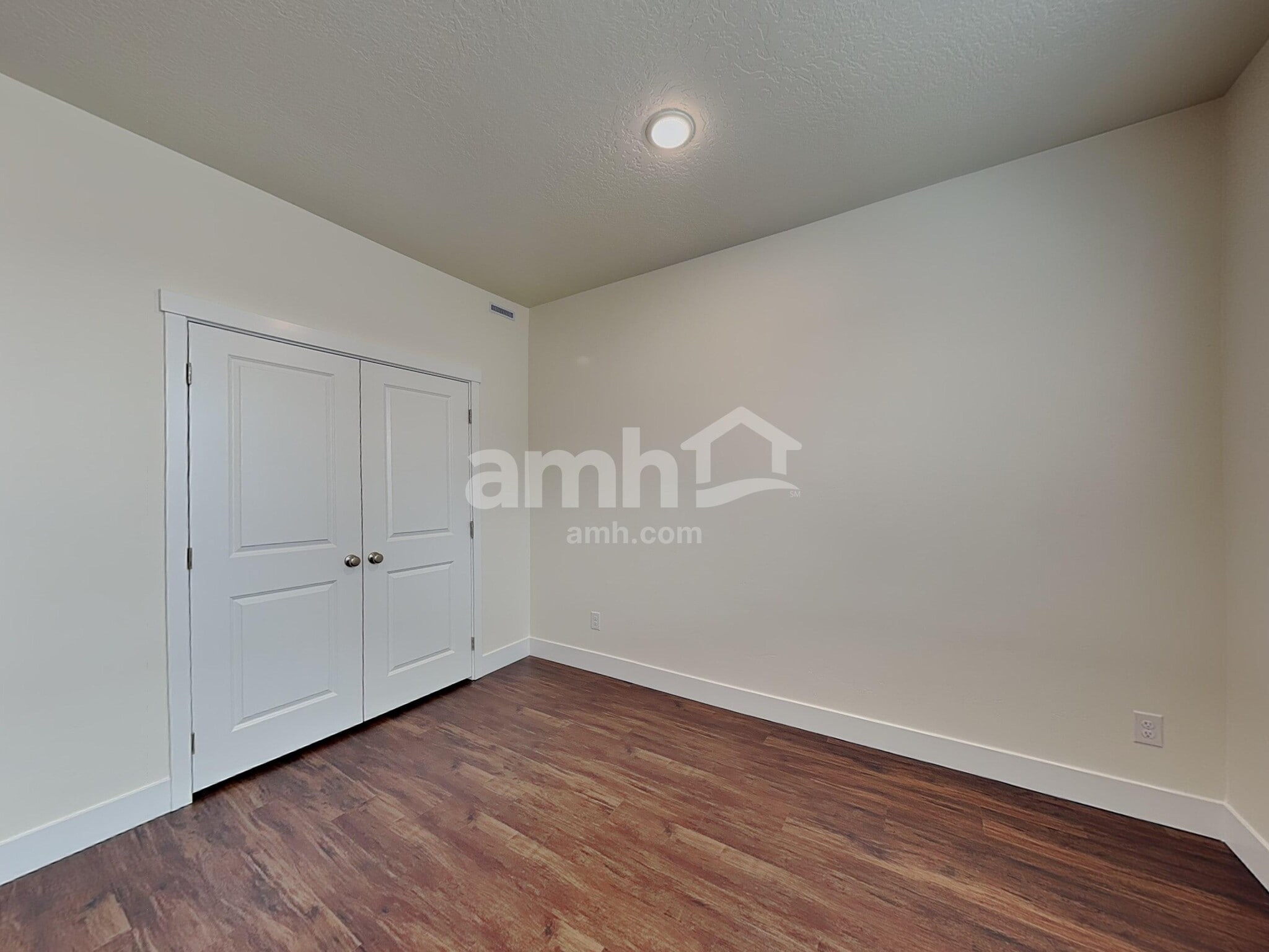 Building Photo - 2990 N Vigo Ave