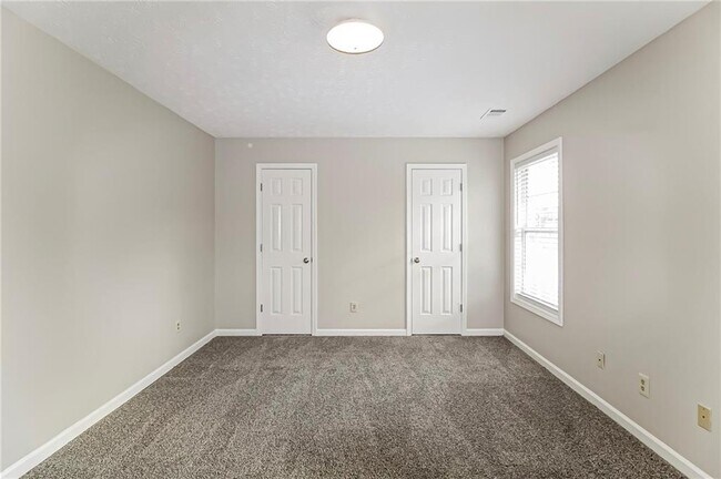Building Photo - 3387 Summit Glen Dr