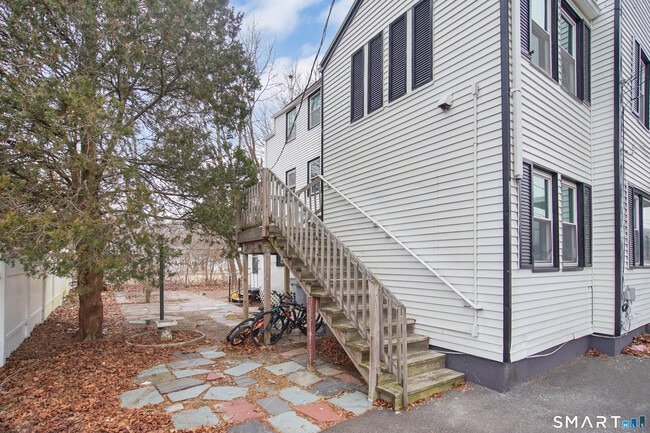Building Photo - 31 Tyler Ave