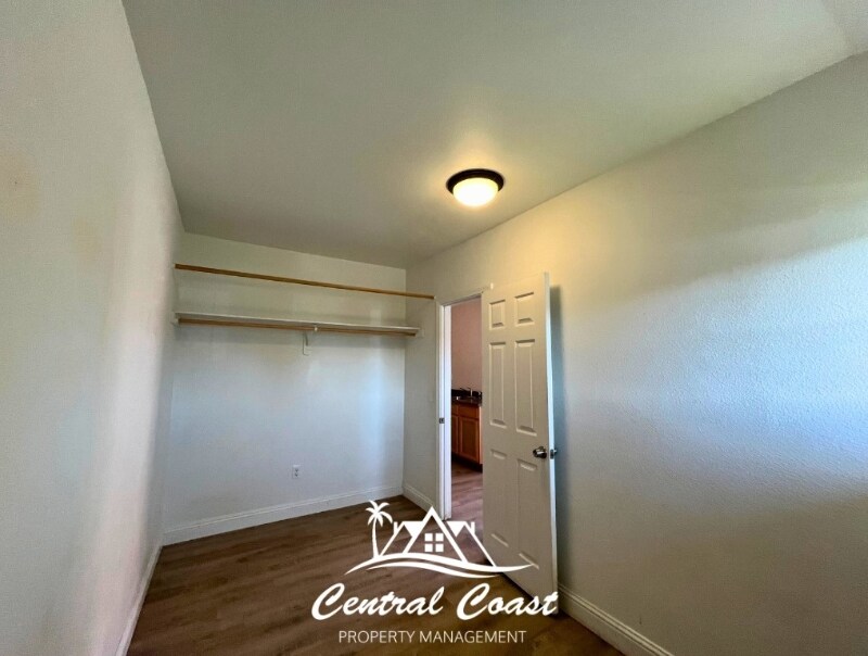 Building Photo - 0 W Cox Ln