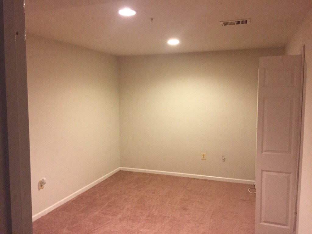Bedroom 2B - 4300 Stablemere Ct