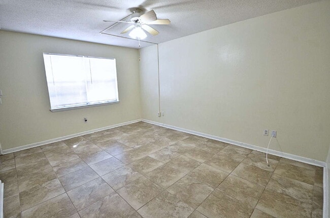 Building Photo - MOVE-IN SPECIAL: $500 OFF FIRST MONTH'S RE...
