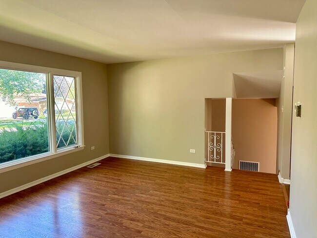 Building Photo - 440 W Arquilla Dr