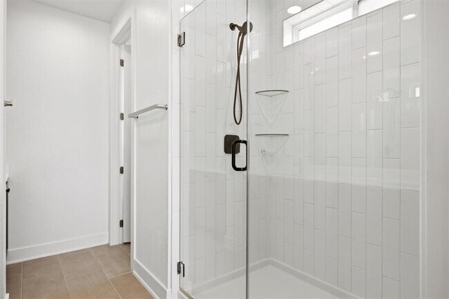 Building Photo - 1108 Chapote Ter