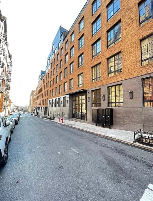 Building Photo - 24 Ford St