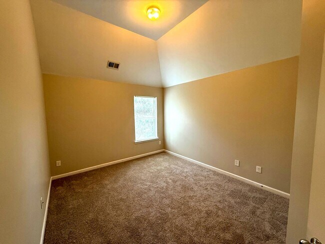 Building Photo - Housing Near Fort Gordon