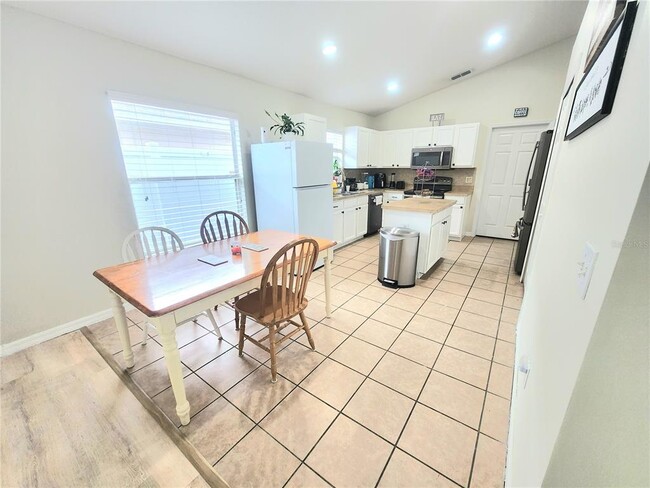 Building Photo - 218 Haversham Way