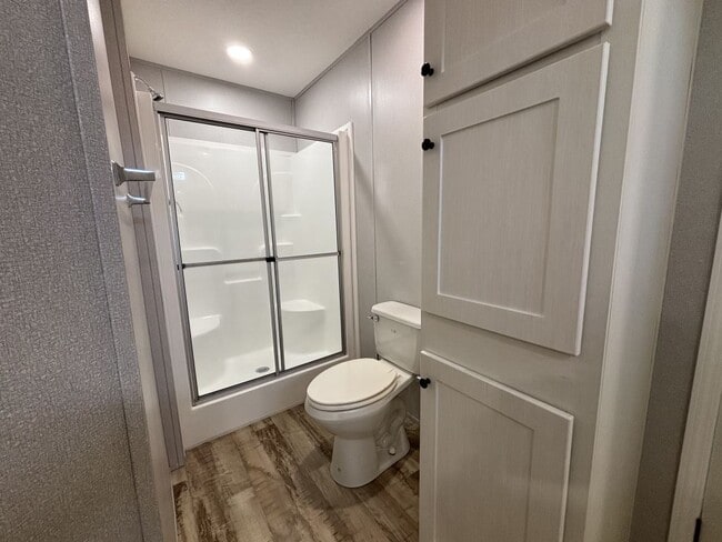 Building Photo - 10 Gatehouse Ct