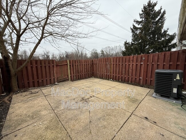 Building Photo - 2331 McClellan Ct