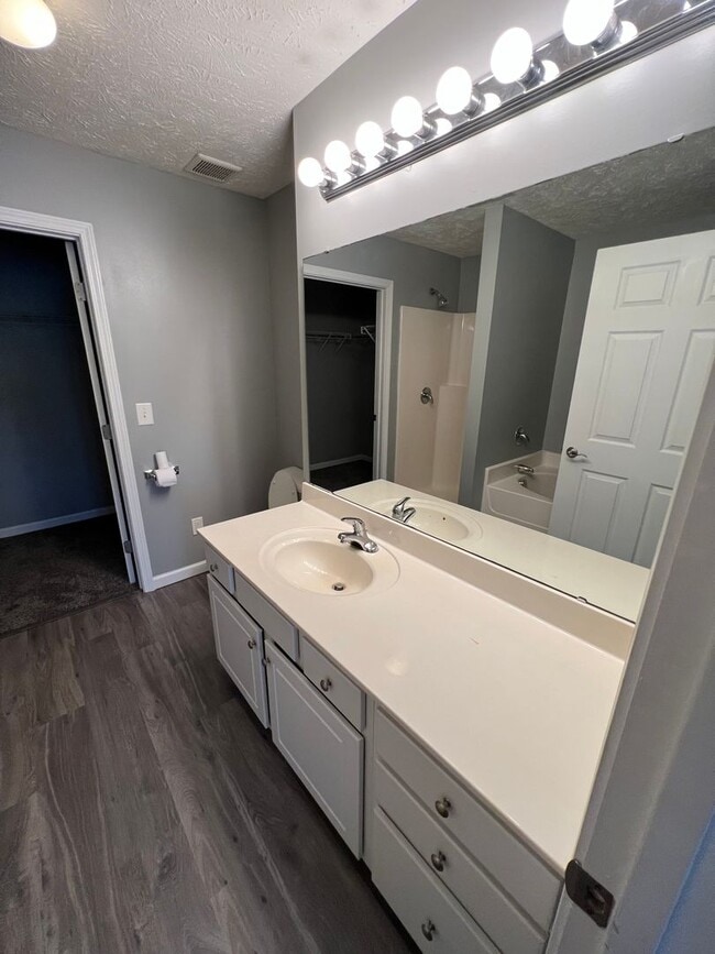 Building Photo - 3310 Harbour Pointe Pl