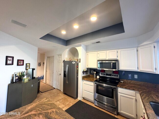 Building Photo - 8833 S 51st St