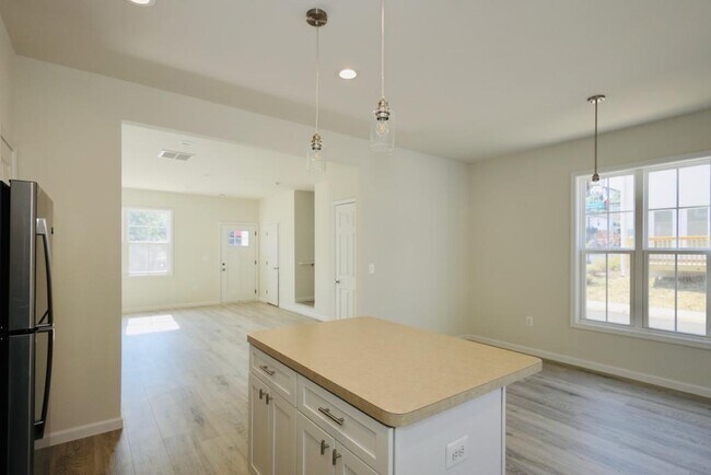 Building Photo - 809 S Cameron St